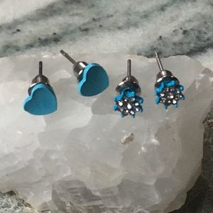 Jewelry bundle earring set NWOT 2 pair heart flower post earrings baby blue